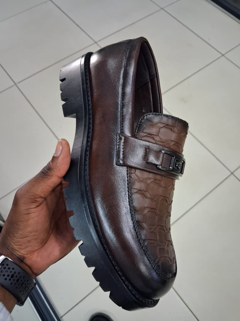 Formal shoes